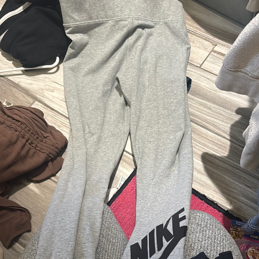 Nike Gray Sweatpants Elastic Cuffs Casual Wear